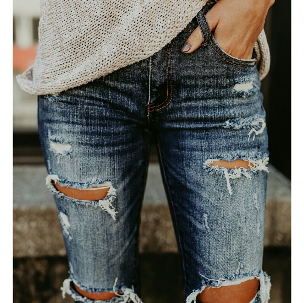 🌟💖FLASH SALE🌟💖Dark Distressed Skinny Jeans - Picture 5 of 7